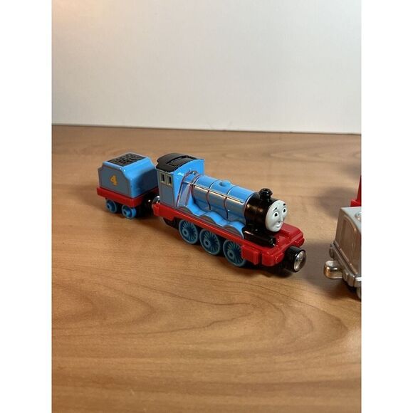 Thomas Trains Take-n-play Talking Light Up Thomas Spencer And James With Tenders - Picture 8 of 9